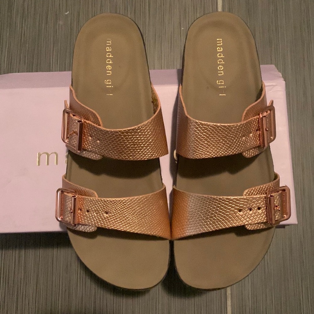 Rose gold slides !
